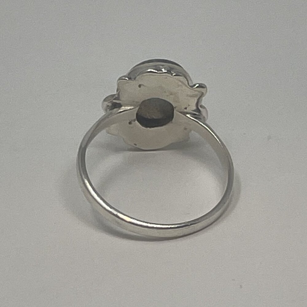 925 Sterling Silver Ring Featuring Labradorite Ge… - image 6